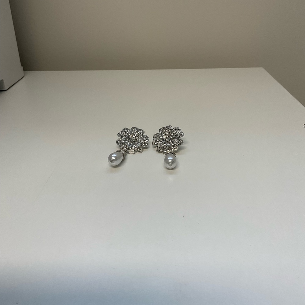 Flower Pearl Earrings